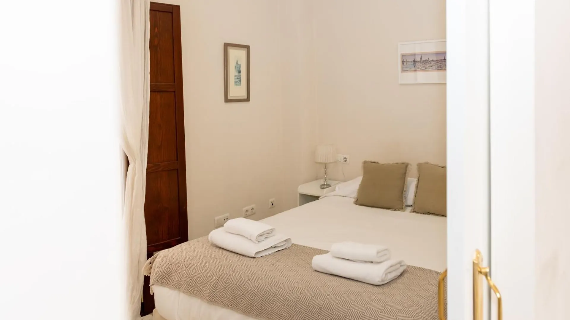 סביליה Charming & Quiet Apartment In Plaza Del Salvador